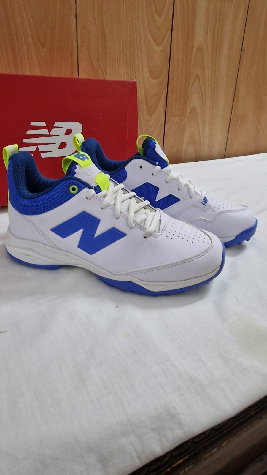 𝙉𝘽  KC4020R3 cricket shoes for kids