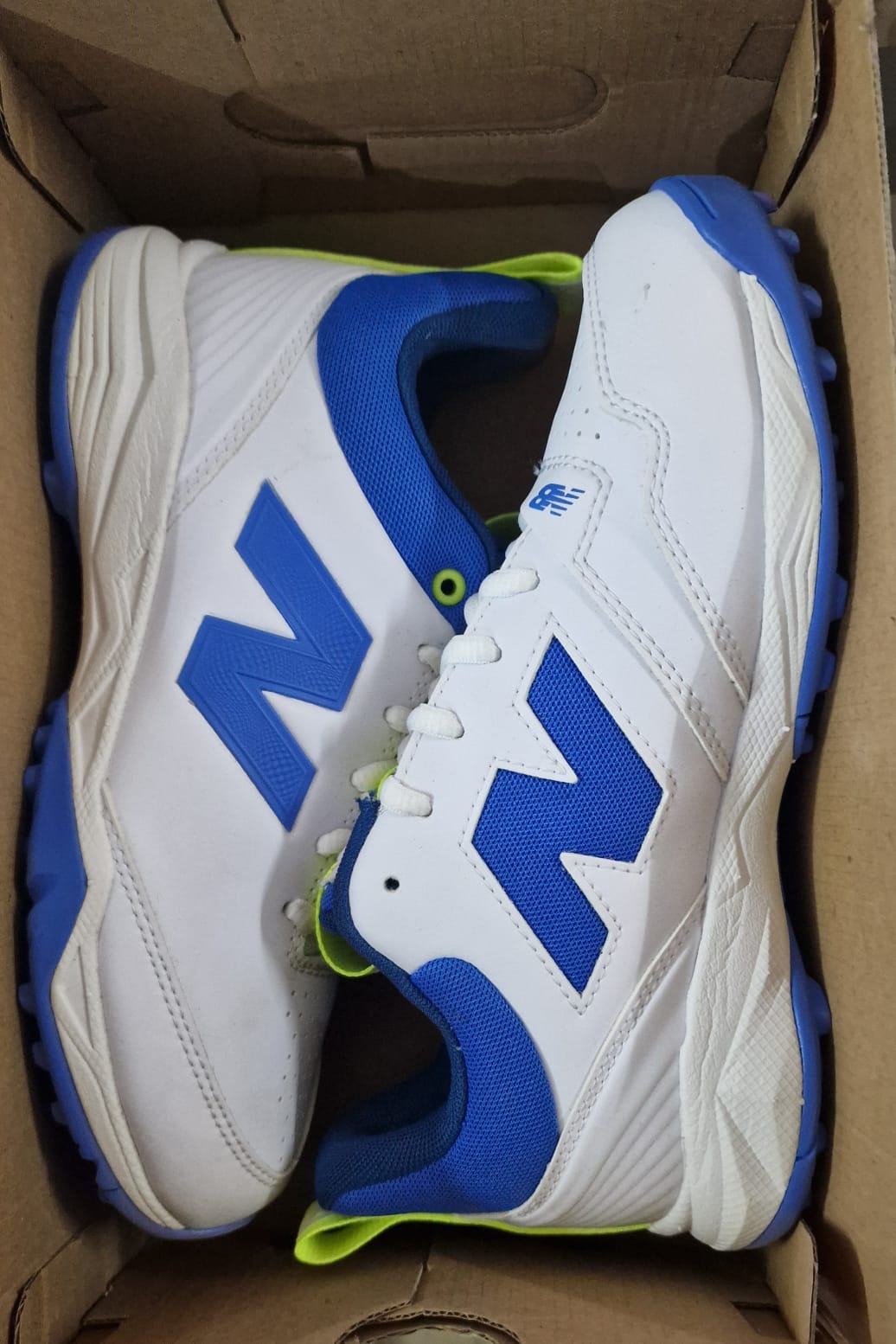 𝙉𝘽  KC4020R3 cricket shoes for kids